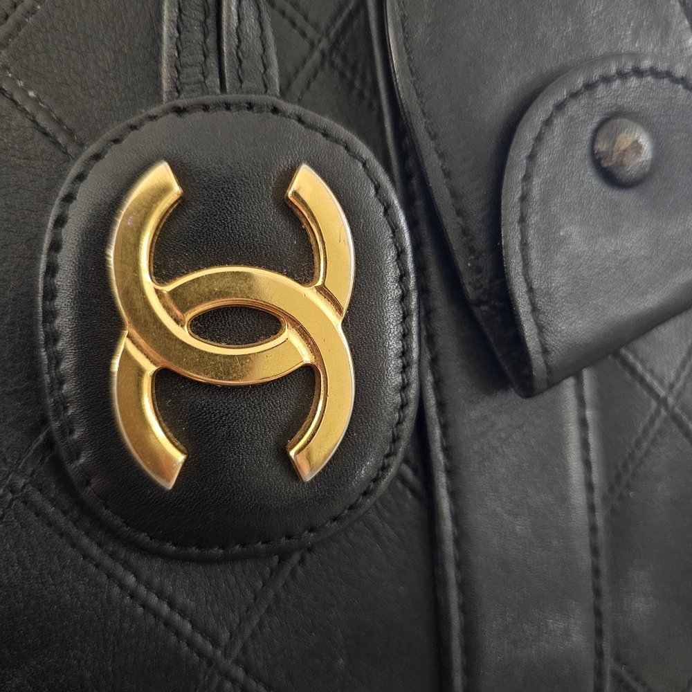 Chanel Black Quilted Leather Handbag - Picture 8 of 14